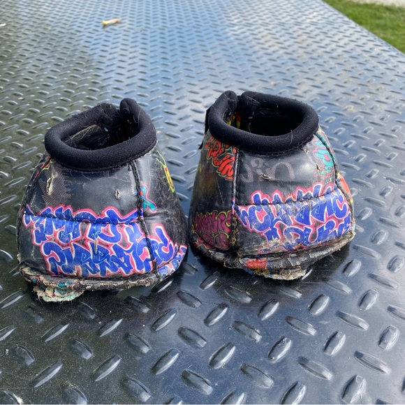 Classic Equine Bell Boots - Picture 2 of 3